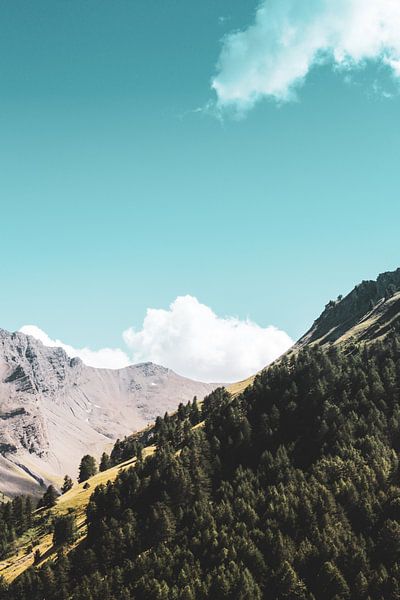 In the mountains | Travel photography by Anouk Martens