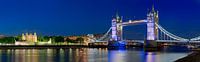 Panorama Tower Bridge en Tower of London van Anton de Zeeuw thumbnail