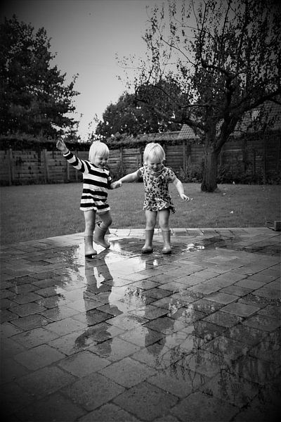 Jumping in puddles by Hannelore
