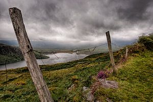 old fence, Ireland von Bas Wolfs