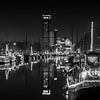 Leeuwarden bij nacht – moderne skyline en historische boten van ThomasVaer | Tom Coehoorn