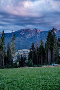 Sonnenuntergang in den Bergen. von Jesper Drenth Fotografie