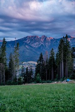 Sunset in the mountains. by Jesper Drenth Fotografie