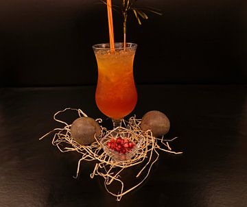 Passionsfrucht-Granatapfel-Kokosnuss-Cocktail mit Wodka