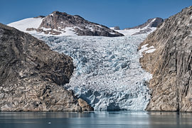 Vor dem Sermerunerit-Gletscher von Frank's Awesome Travels