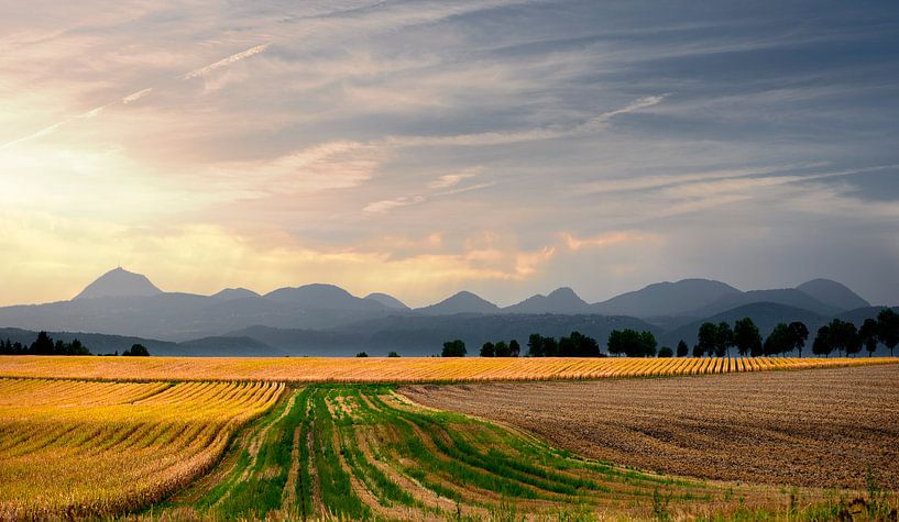 1677 Volcans d'Auvergne par Adrien Hendrickx