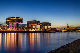 Een modern uitzicht op de Rijn