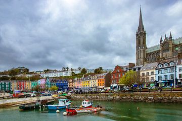 Cobh, een kleurrijk havenstadje in Ierland van Antwan Janssen