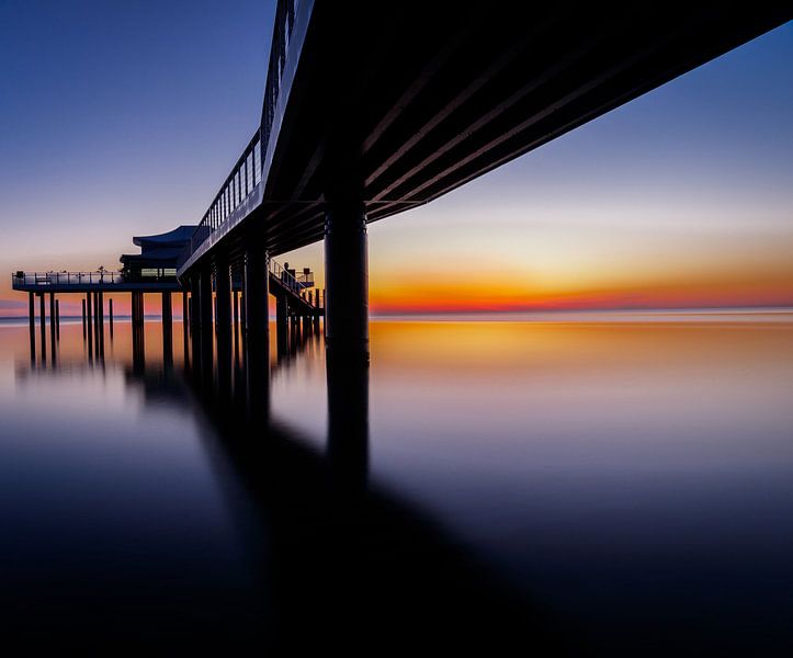 An der Seebrücke zur aufgehenden Sonne von Marc-Sven Kirsch