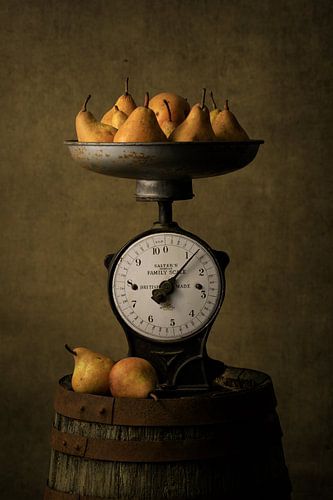 dark brown still life with pears