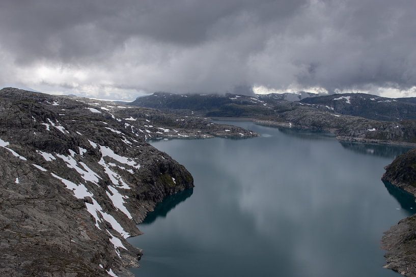 ciel spectaculaire au-dessus des montagnes par Sebastian Stef