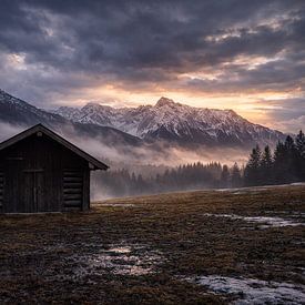 Ambiance mystique et brumeuse dans les Alpes sur Christina Bauer Photos