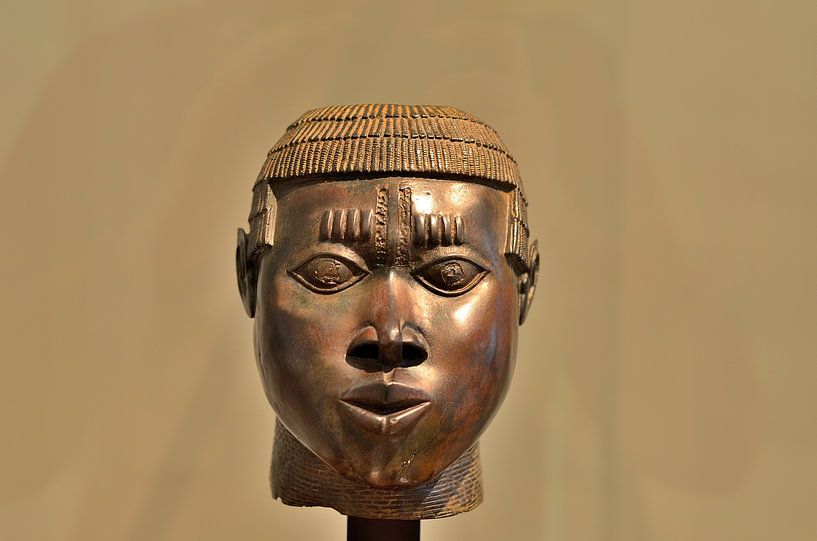 Bronze Benin statue by Karel Frielink