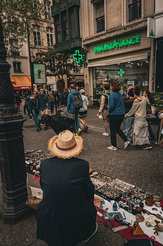 Een straatverkoper in Parijs