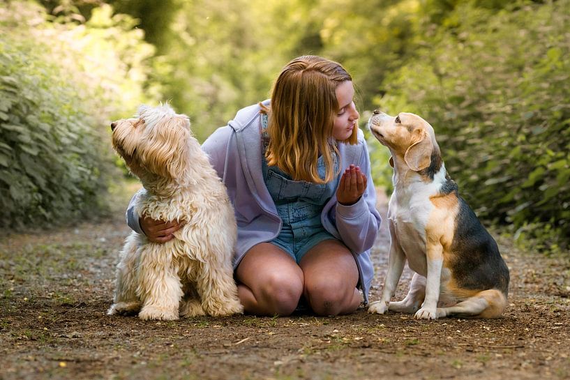 Dolly and Pearl by Monique van Helden