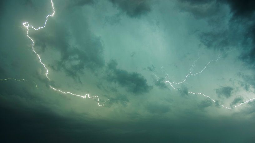 Abstraktes Foto eines Blitzes von Cynthia Hasenbos