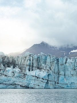 Glace de glacier au lac de glacier Jökulsárlón sur Teun Janssen
