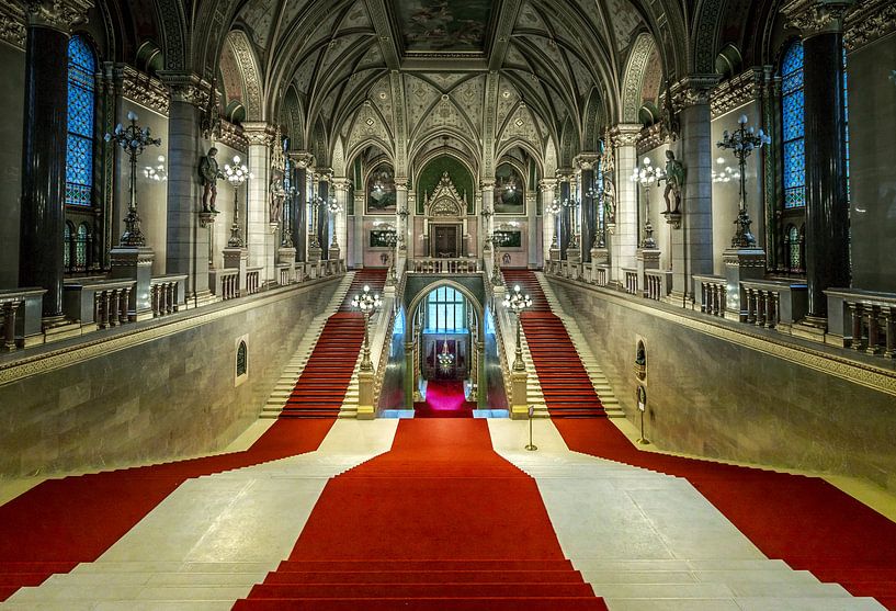 Grand Stairs Parliament Budapest van Mario Calma