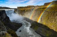 Dettifoss met dubbele regenboog van Daniela Beyer thumbnail