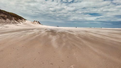 Sandverschiebung am Strand