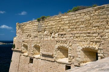 Historische kalkstenen muur in Malta