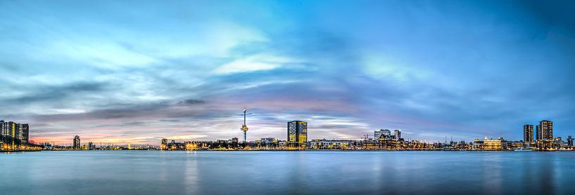 Rotterdam: zonsondergang boven de Nieuwe Maas van Frans Blok