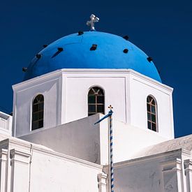 Santorin - Blaue Kuppel von Teun Ruijters