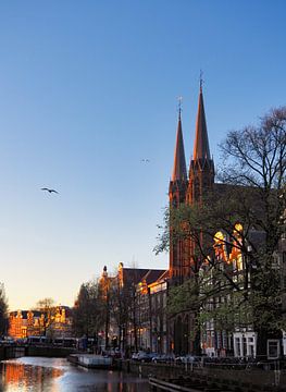 Amsterdam ontwaakt van Odette Kleeblatt