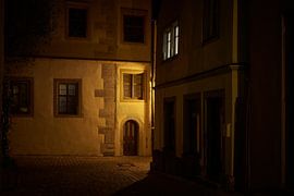 Nachtszene an der ehemaligen Jakobsschule in Rothenburg ob der Tauber von Heiko Kueverling