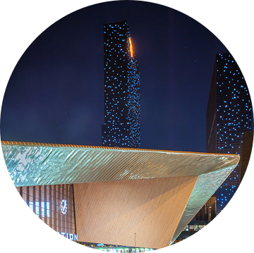 Rotterdam Centraal met de Delftse Poort (staand)