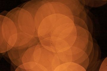 Yellow-orange bokeh against a dark background by Joyce van Dijk Fotografie - fotografiekunst vanuit m'n