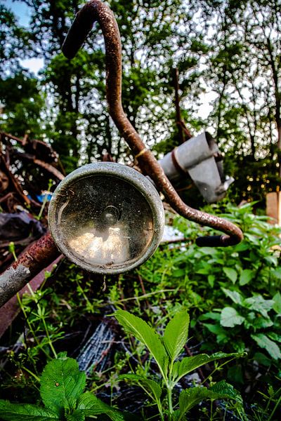 bike rust headlight by Frank Slaghuis