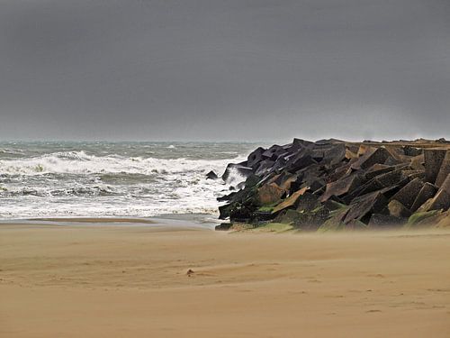Havenhoofd Scheveningen tijdens storm