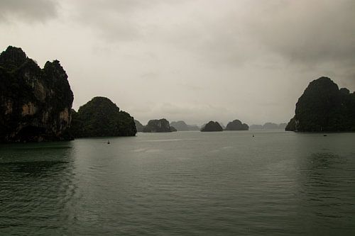 Baie brumeuse d'Ha Long
