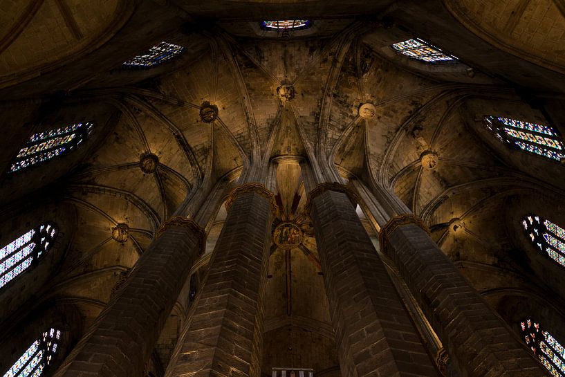 Decke Santa María del Mar in Barcelona von Nathalie Doesburg