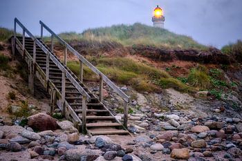 Leuchtturm von Hirtshals, Dänemark vom Strand aus gesehen