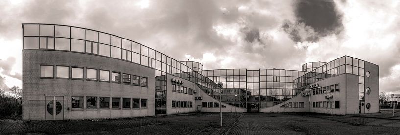 Office by peterheinspictures