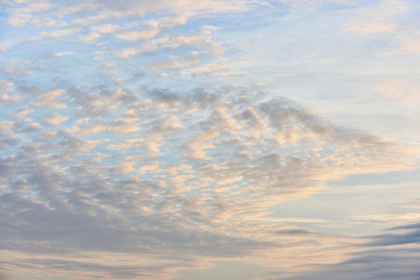 Sky with clouds by Sjoerd van der Hucht