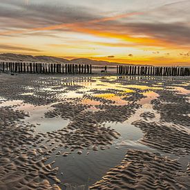 Zonsopkomst strand Zoutelande van Jan Poppe