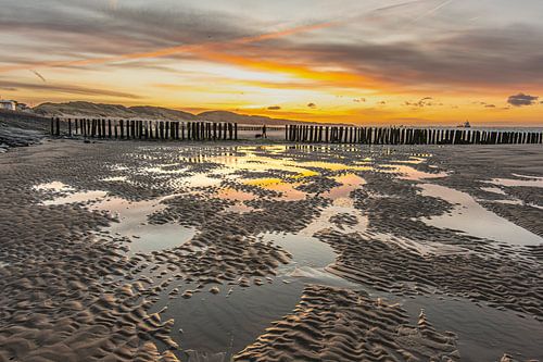 Zonsopkomst strand Zoutelande van Jan Poppe