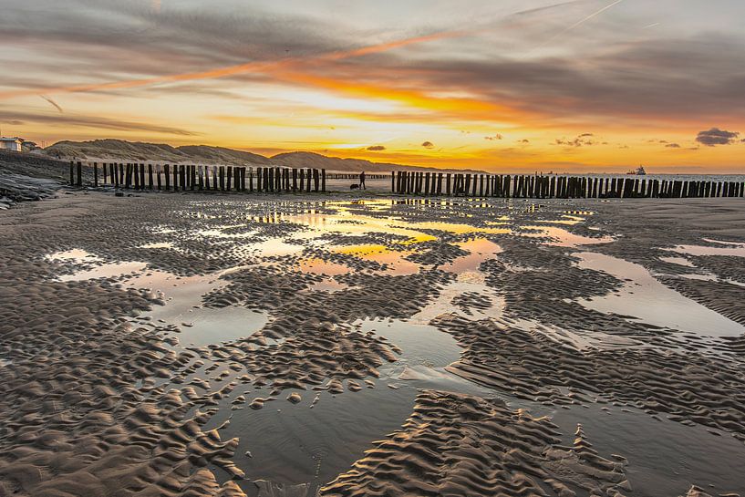Zonsopkomst strand Zoutelande van Jan Poppe