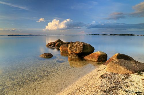 Rochers de rivière dans l'IJsselmeer
