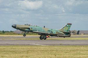 Historischer Flug der schwedischen Luftwaffe Saab J32B Lansen.