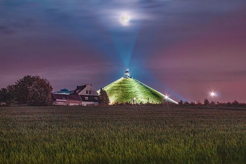 La superlune au-dessus du Lion de Waterloo | Paysage | Photographie de nuit