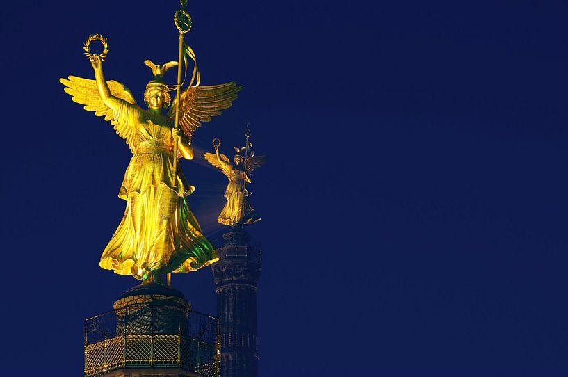 Victory Column Berlin by Frank Herrmann