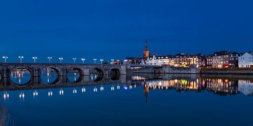 Servaas bridge Maastricht during the blue hour.