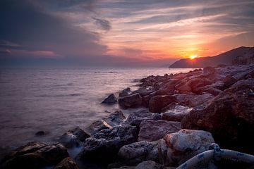 Cinque Terre bij zonsondergang van Caatje Clicks