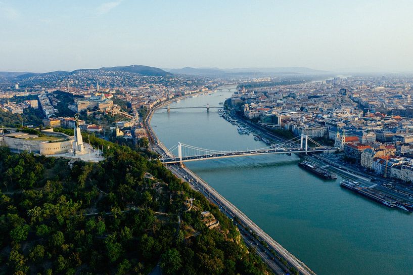 Budapest by Hello Pompoyo
