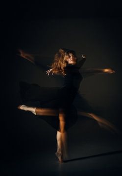 Dancing movements by Corine de Ruiter