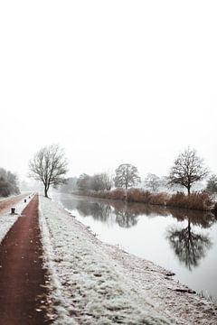 Promenade matinale le long du canal sur Holly Klein Oonk